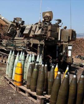 آليات عسكرية إسرائيلية تتمركز قرب الحدود مع لبنان(من الأرشيف)